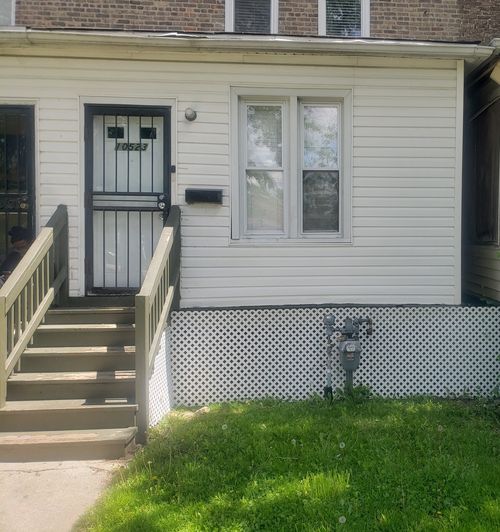 1-10523 S Corliss Ave, Chicago, IL, 60628-3042 | Card Image