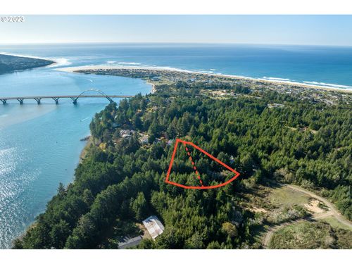 715 Nw Highland Cir, Waldport, OR, 97394 | Card Image