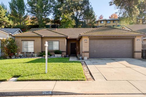 2628 Briarcliff Dr, Riverbank, CA, 95367-3307 | Card Image