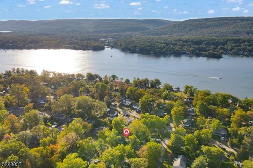 32 Wanaque Rd, Hewitt, NJ, 07421-3197 | Card Image