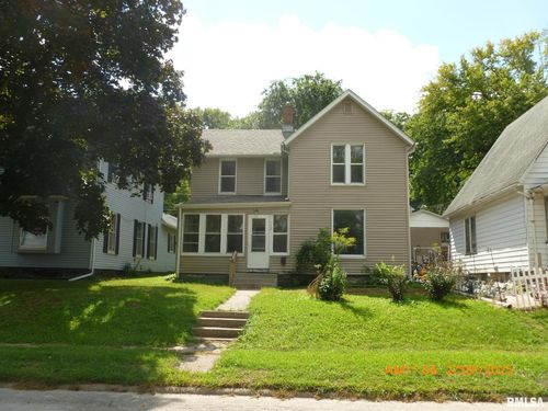 752 17th Ave, East Moline, IL, 61244-2128 | Card Image