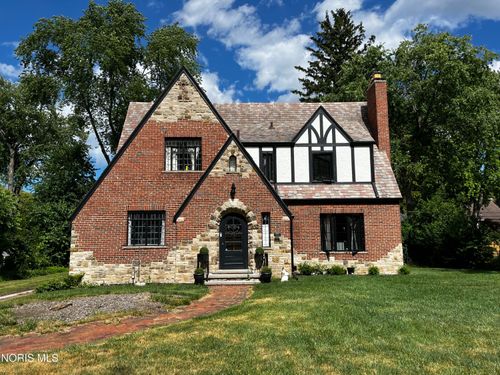 2718 Barrington Dr, Toledo, OH, 43606-3001 | Card Image