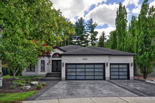 27 Woodmans Crt, Kitchener, ON, N2P2B2 | Card Image