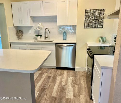3443 Inwood Cir W, JACKSONVILLE, FL, 32207-5517 | Card Image