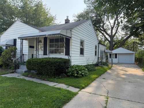 21819 Shakespeare Ave, Eastpointe, MI, 48021-2487 | Card Image