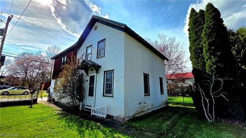 317 1/2 4th St, Marietta, OH, 45750-2002 | Card Image