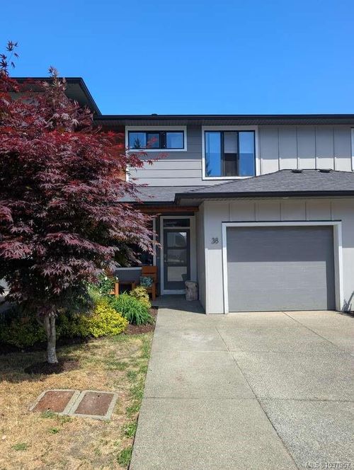 38-2607 Kendal Ave, Cumberland, BC, V0R1S0 | Card Image