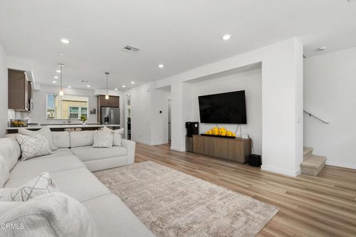 27560 Sanctuary Ct, Valencia, CA, 91381-2198 | Card Image