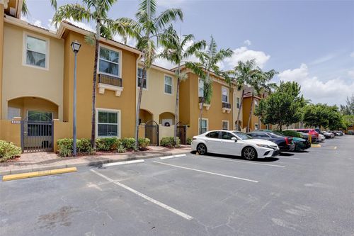305-2851 W Prospect Rd, Tamarac, FL, 33309-2590 | Card Image