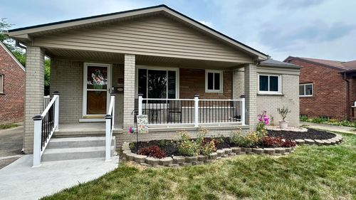 15111 Cameron St, Southgate, MI, 48195-3241 | Card Image