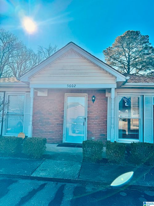 5602 Hunter Brook Ct, Gardendale, AL, 35071-2348 | Card Image