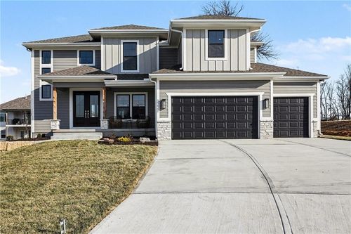 3221 Sw Saddelbred Ter, Lee's Summit, MO, 64082-2223 | Card Image