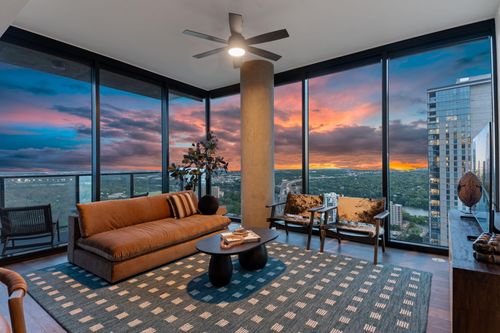 3106-84 East Avenue, Austin, TX, 78701 | Card Image