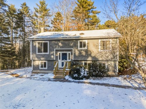 52 Birch Point Road, Freeport, ME, 04032 | Card Image