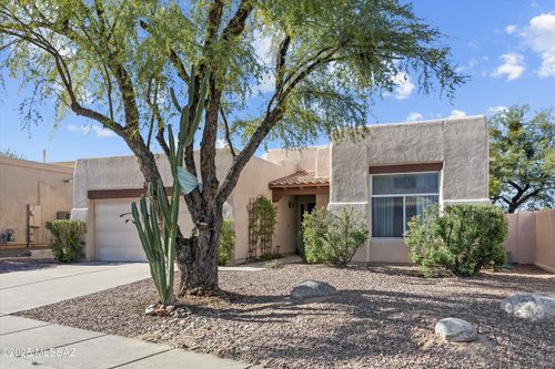 11901 N Labyrinth Dr, Oro Valley, AZ, 85737-3452 | Card Image