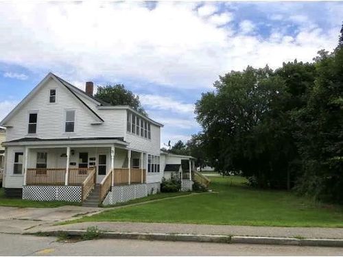 73 Maple St, Rochester, NH, 03867-2251 | Card Image