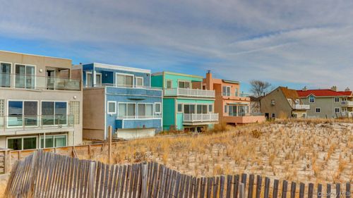 3 Oceanview Ct, East Atlantic Beach, NY, 11561-1154 | Card Image