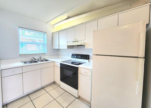 1-2-215 Sw 1st Ct, Pompano Beach, FL, 33060-4634 | Card Image