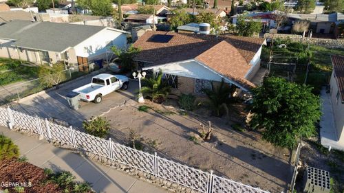 236 E Borderland Rd, El Paso, TX, 79932-1004 | Card Image