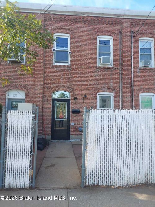 121 Chestnut Ave, Staten Island, NY, 10305-1834 | Card Image