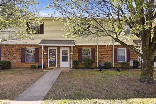 640 Cedarbrook Ct, Lewisville, NC, 27023-7621 | Card Image