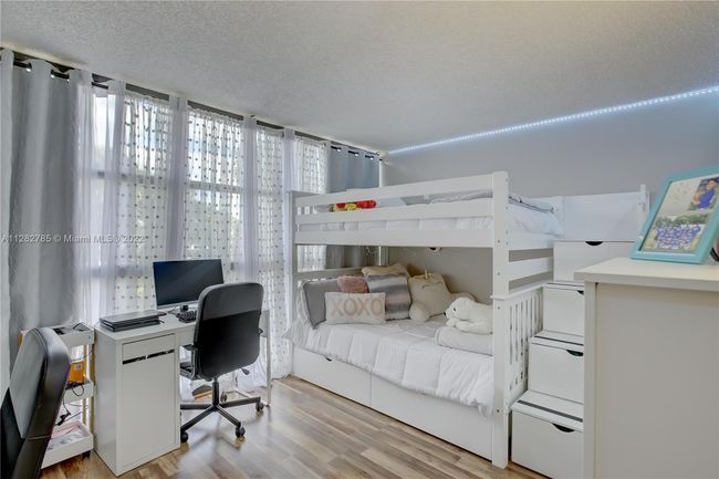 231 - 600 Parkview Dr, Condo with 3 bedrooms, 2 bathrooms and null parking in Hallandale Beach FL | Image 19
