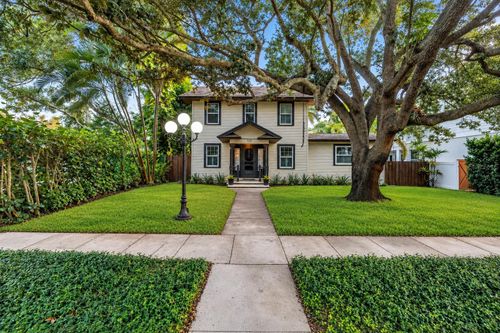 229 18th Avenue Ne, St Petersburg, FL, 33704 | Card Image