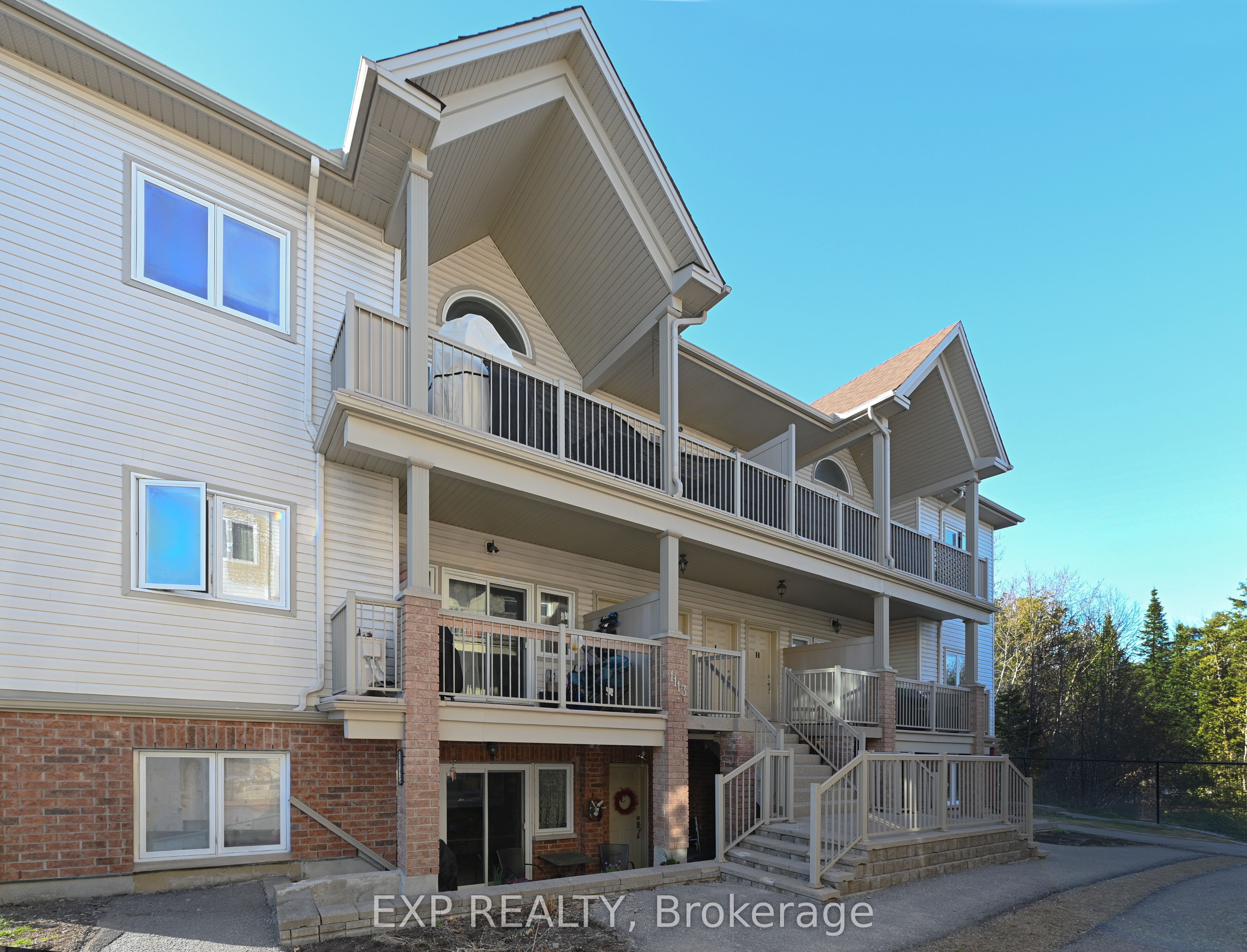 Residential in Stittsville - Munster - Richmond
