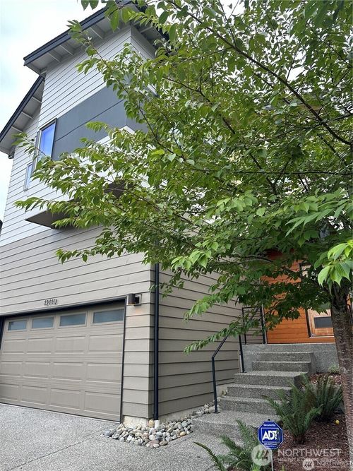 13110 Se 219th Pl, Kent, WA, 98031-2732 | Card Image