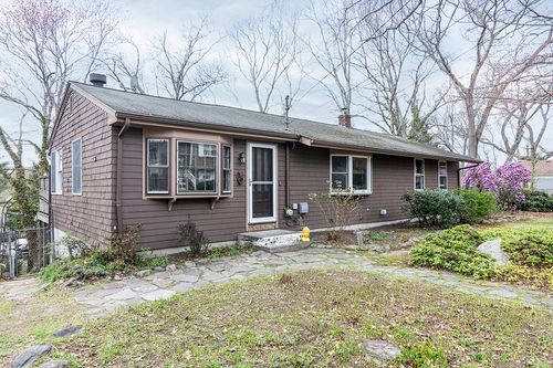 26 Meadow Sweet Trl, Saunderstown, RI, 02874-2363 | Card Image