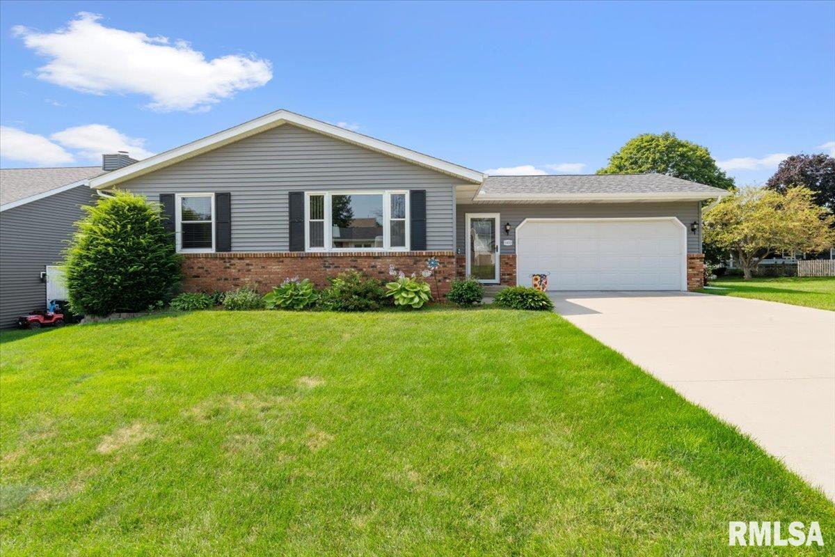 48th St, Davenport, IA 52806