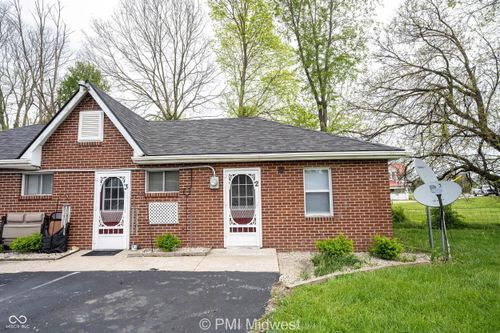 2142 W Us Highway 40, Greenfield, IN, 46140-8051 | Card Image