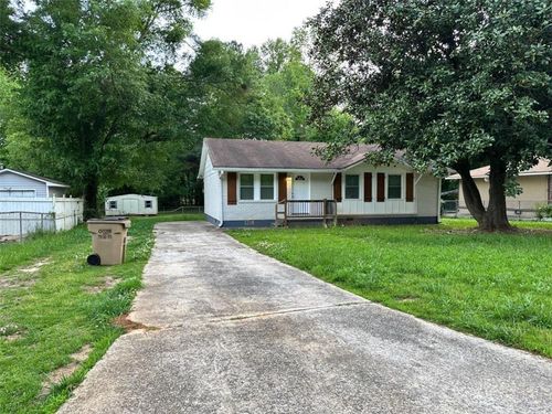 8153 Attleboro Dr, Jonesboro, GA, 30238-2904 | Card Image
