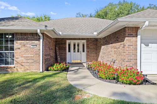 103 Lyle St, Gladewater, TX, 75647-4417 | Card Image
