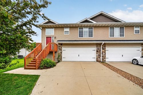 85 N Park Ridge Rd, North Liberty, IA, 52317-2001 | Card Image