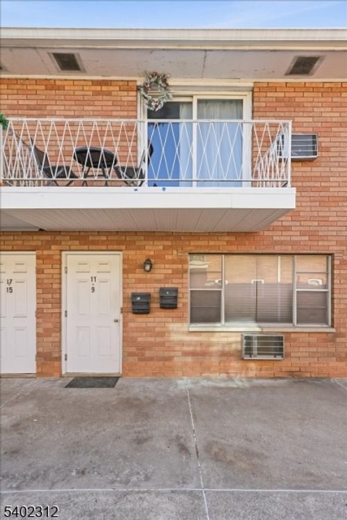 apt-11-435 Teaneck Rd, Ridgefield Park, NJ, 07660-1554 | Card Image