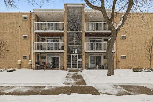 apt-d6-4909 Crooks Rd, Royal Oak, MI, 48073-1246 | Card Image