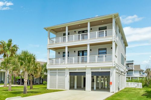 4214 Pirates Dr, Galveston, TX, 77554-1247 | Card Image