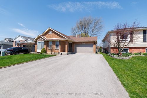 7821 Windfield Street, Niagara Falls, ON, L2H2X4 | Card Image