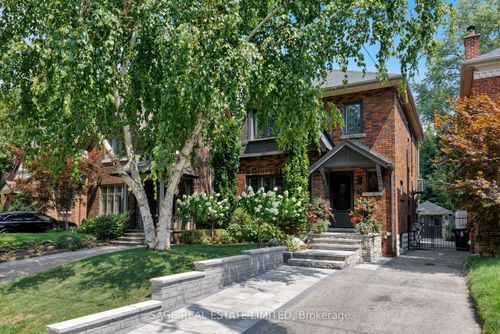 35 Grenview Blvd N, Etobicoke, ON, M8X2J9 | Card Image
