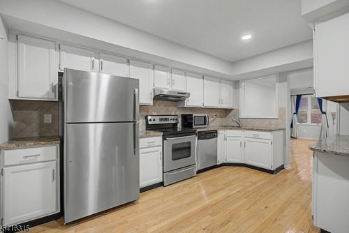 6 Exeter Rd, Bedminster, NJ, 07921-1606 | Card Image