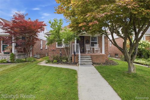 1070 Mollno St, Wyandotte, MI, 48192-4113 | Card Image
