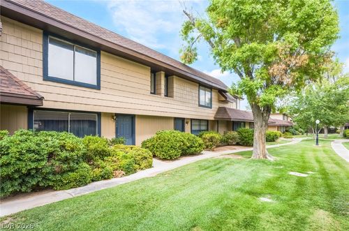 6135 Meadowgrass Ln, Las Vegas, NV, 89103-1117 | Card Image