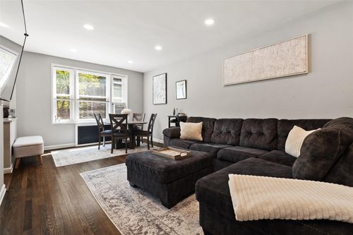 1b2-101 Old Mamaroneck Rd, White Plains, NY, 10605-2441 | Card Image