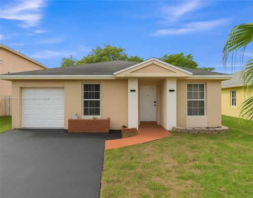 5904 Woodland Point Pl, Tamarac, FL, 33319-6270 | Card Image