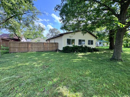 203 W Poplar St, Odin, IL, 62870-1276 | Card Image
