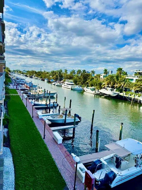 apt-320-1777 Se 15th St, Fort Lauderdale, FL, 33316-3053 | Card Image