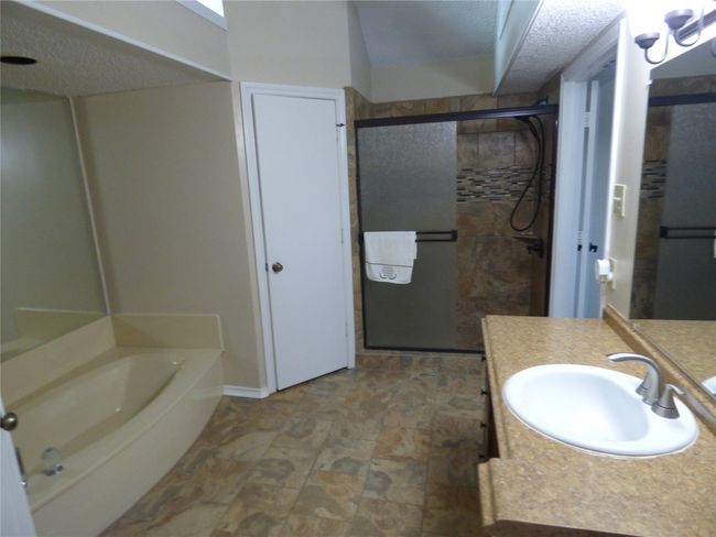 1920 Arbor Creek Dr, House other with 3 bedrooms, 2 bathrooms and null parking in Carrollton TX | Image 21