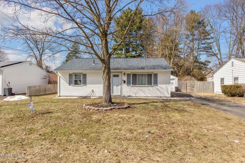 247 Chiswell Rd, Schenectady, NY, 12304-3805 | Card Image