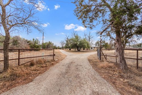 501 County Road 176, Georgetown, TX, 78628-7133 | Card Image